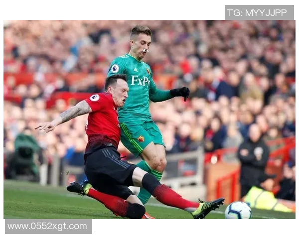 沃特福德球衣的历史演变与设计特色探讨 沃特福德球衣的历史演变与设计特色探讨