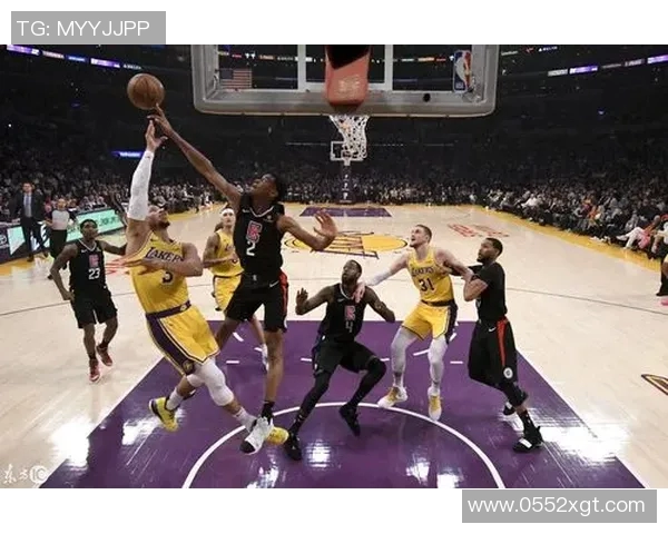 球星齐聚洛杉矶见证湖人对决快船的精彩瞬间